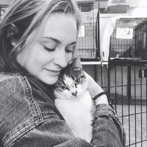 Meet your Posher, Elise